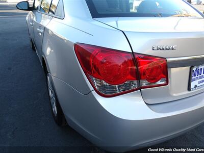 2013 Chevrolet Cruze LS Auto - Photo 9 - Glassboro, NJ 08028
