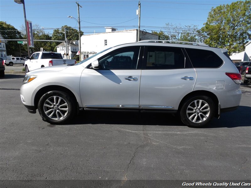 2014 Nissan Pathfinder SL photo 5