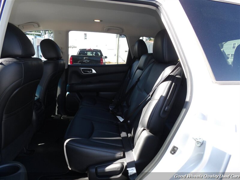 2014 Nissan Pathfinder SL photo 16