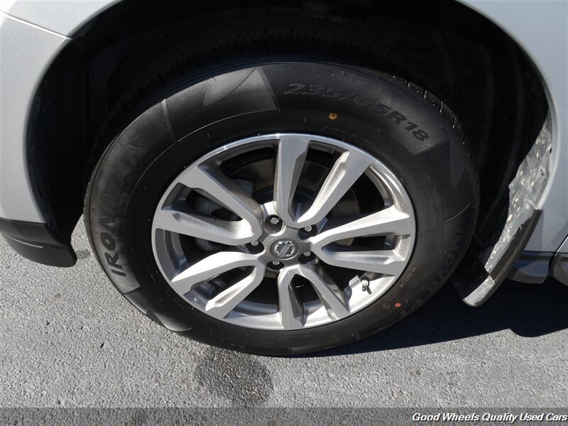 2014 Nissan Pathfinder SL photo 6