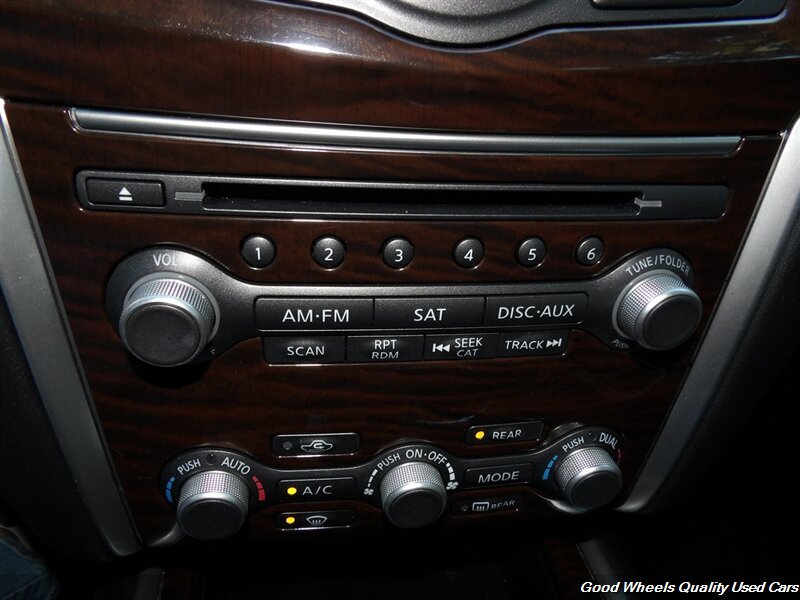 2014 Nissan Pathfinder SL photo 23