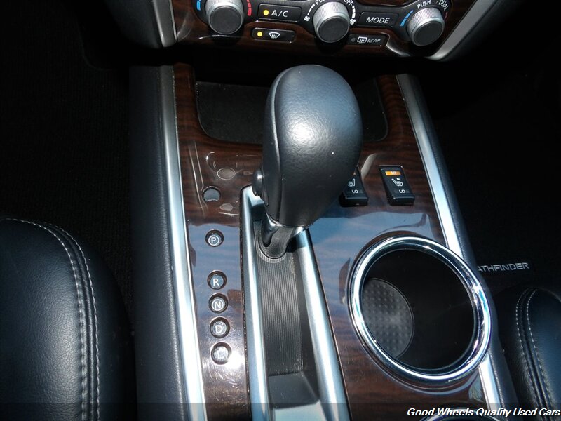 2014 Nissan Pathfinder SL photo 26