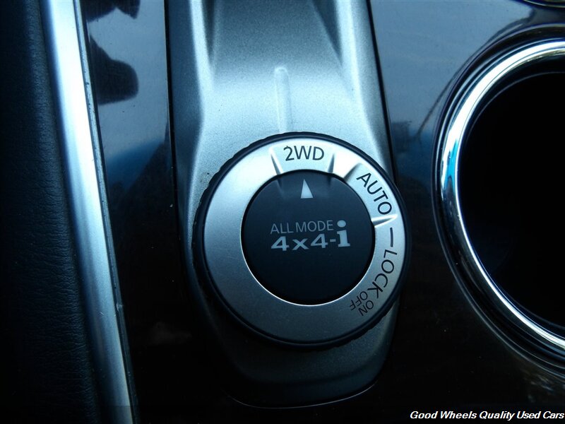 2014 Nissan Pathfinder SL photo 25