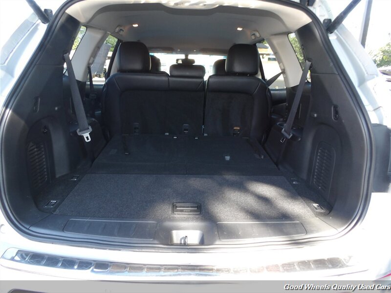 2014 Nissan Pathfinder SL photo 30