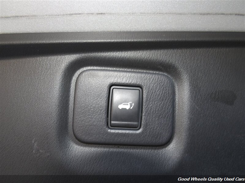 2014 Nissan Pathfinder SL photo 32