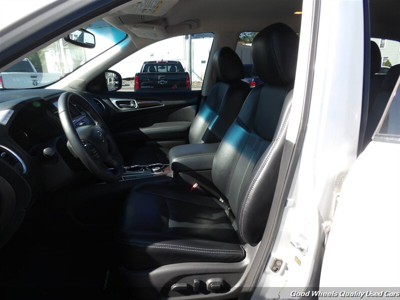 2014 Nissan Pathfinder SL photo 15
