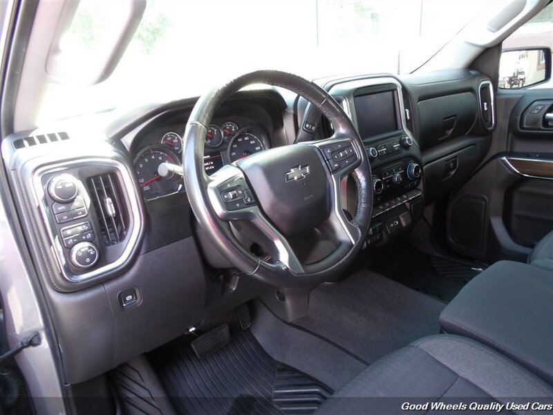 2020 Chevrolet Silverado 1500 RST photo 12