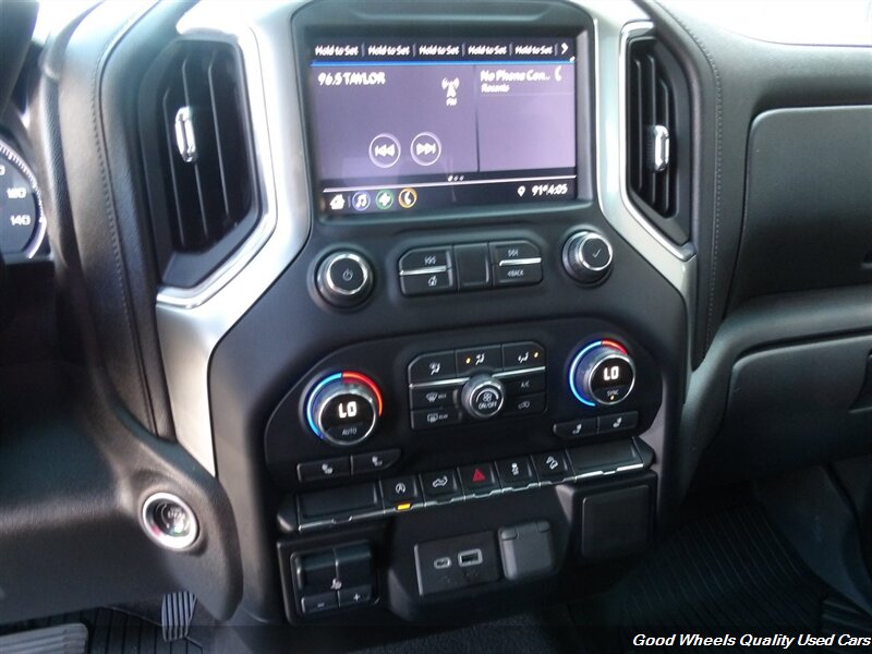 2020 Chevrolet Silverado 1500 RST photo 21