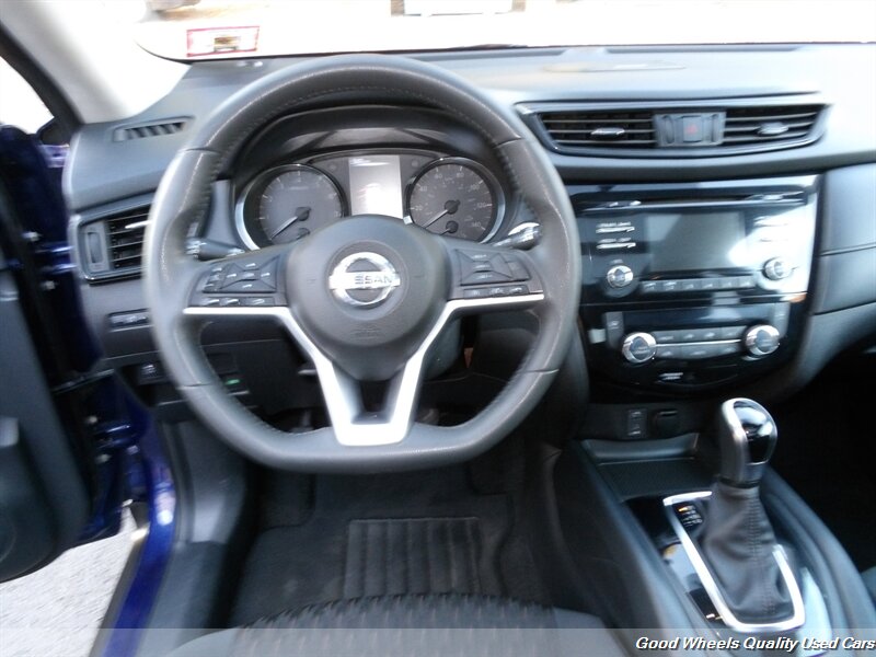 2017 Nissan Rogue SV - Photo 13 - Glassboro, NJ 08028