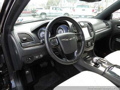 2014 Chrysler 300   - Photo 12 - Glassboro, NJ 08028