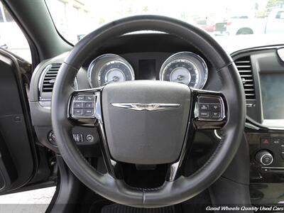 2014 Chrysler 300   - Photo 16 - Glassboro, NJ 08028
