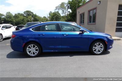 2017 Chrysler 200 Limited   - Photo 4 - Glassboro, NJ 08028