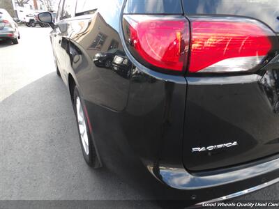 2018 Chrysler Pacifica Touring Plus   - Photo 9 - Glassboro, NJ 08028
