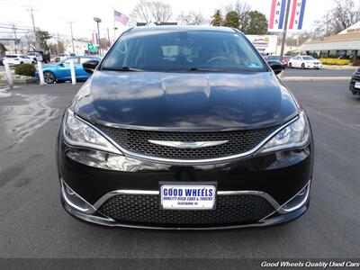 2018 Chrysler Pacifica Touring Plus   - Photo 2 - Glassboro, NJ 08028