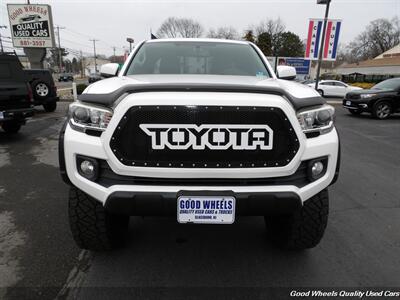 2016 Toyota Tacoma TRD Sport   - Photo 2 - Glassboro, NJ 08028