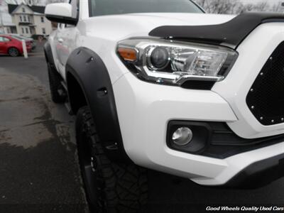 2016 Toyota Tacoma TRD Sport   - Photo 10 - Glassboro, NJ 08028