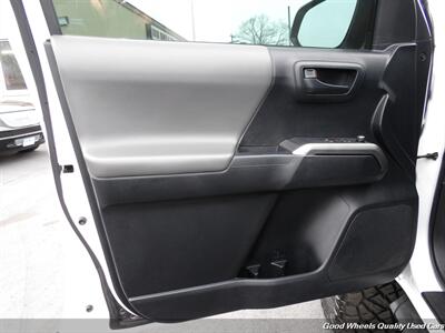 2016 Toyota Tacoma TRD Sport   - Photo 24 - Glassboro, NJ 08028