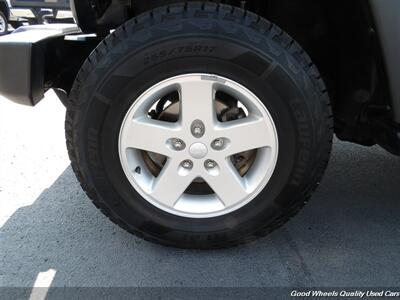 2017 Jeep Wrangler Sport S   - Photo 11 - Glassboro, NJ 08028