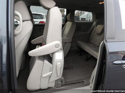 2015 Kia Sedona LX   - Photo 15 - Glassboro, NJ 08028