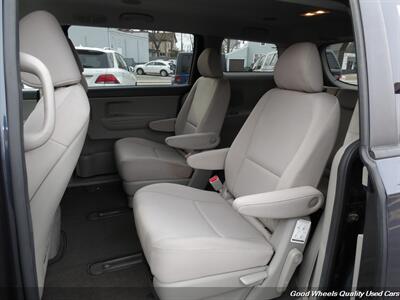 2015 Kia Sedona LX   - Photo 13 - Glassboro, NJ 08028