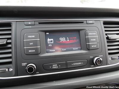 2015 Kia Sedona LX   - Photo 19 - Glassboro, NJ 08028