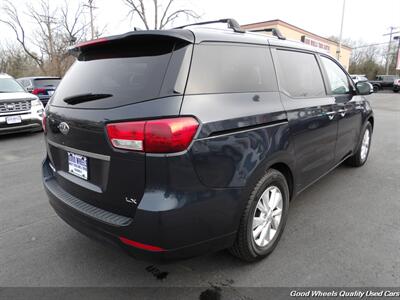 2015 Kia Sedona LX   - Photo 5 - Glassboro, NJ 08028