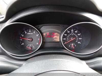 2015 Kia Sedona LX   - Photo 18 - Glassboro, NJ 08028