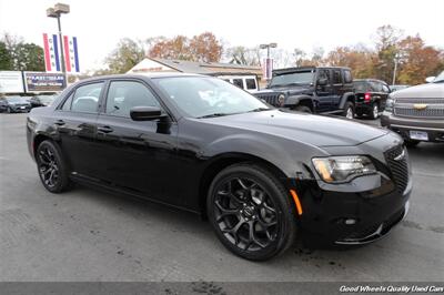 2019 Chrysler 300 Series Touring   - Photo 3 - Glassboro, NJ 08028