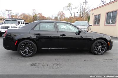 2019 Chrysler 300 Series Touring   - Photo 4 - Glassboro, NJ 08028