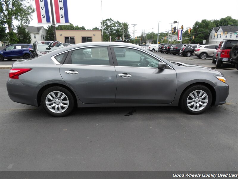 2017 Nissan Altima 2.5 - Photo 4 - Glassboro, NJ 08028