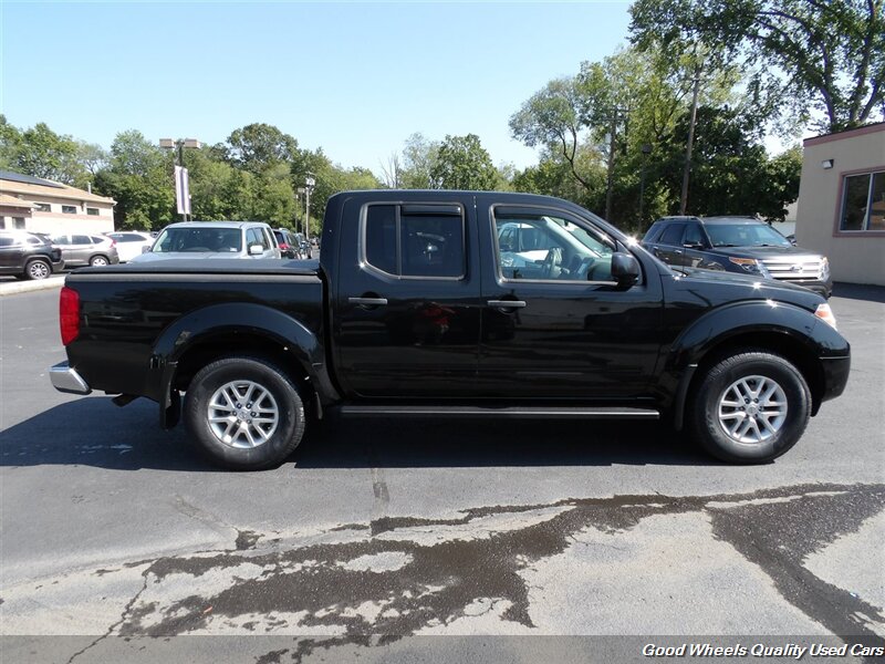 2019 Nissan Frontier SV photo 2