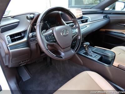 2019 Lexus ES 350   - Photo 12 - Glassboro, NJ 08028