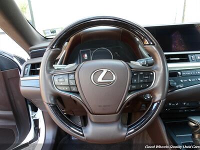 2019 Lexus ES 350   - Photo 16 - Glassboro, NJ 08028