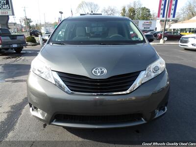 2014 Toyota Sienna LE 8-Passenger   - Photo 2 - Glassboro, NJ 08028