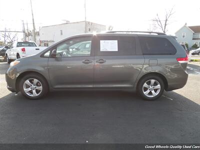 2014 Toyota Sienna LE 8-Passenger   - Photo 8 - Glassboro, NJ 08028