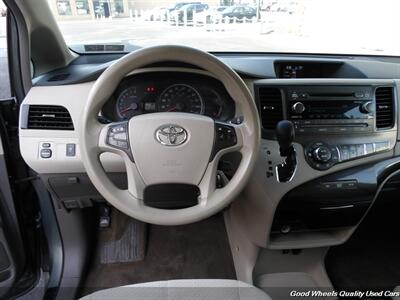 2014 Toyota Sienna LE 8-Passenger   - Photo 16 - Glassboro, NJ 08028