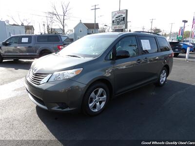 2014 Toyota Sienna LE 8-Passenger Van