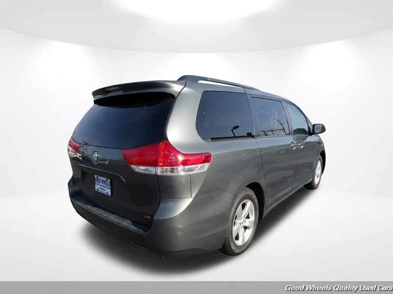 2014 Toyota Sienna LE 8-Passenger - Photo 4 - Glassboro, NJ 08028