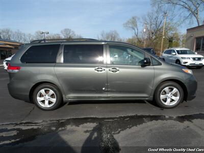 2014 Toyota Sienna LE 8-Passenger   - Photo 4 - Glassboro, NJ 08028