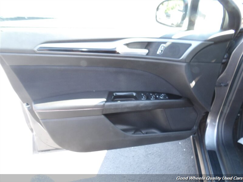 2014 Ford Fusion SE photo 11