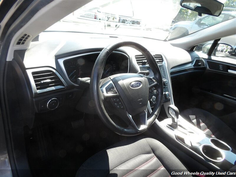 2014 Ford Fusion SE photo 12