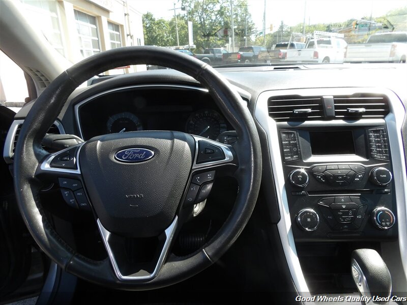 2014 Ford Fusion SE photo 13