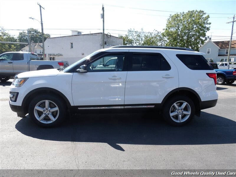 2017 Ford Explorer XLT photo 5