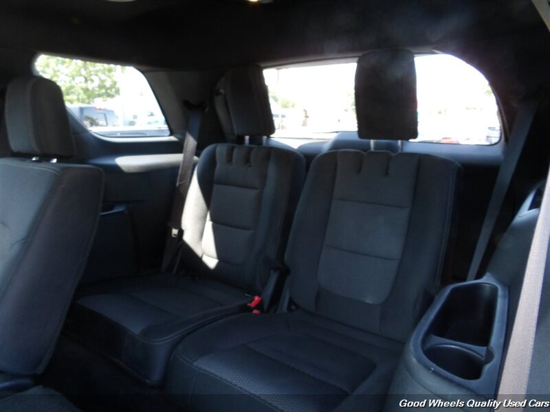2017 Ford Explorer XLT photo 17