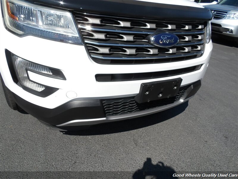 2017 Ford Explorer XLT photo 7