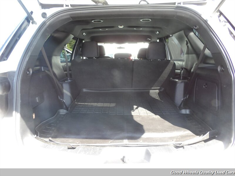 2017 Ford Explorer XLT photo 28