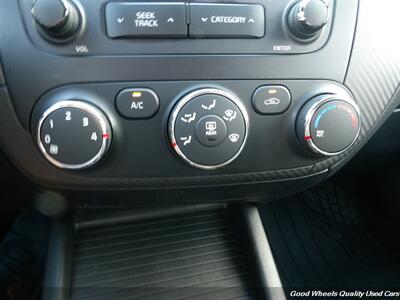 2014 Kia Forte EX - Photo 17 - Glassboro, NJ 08028