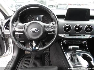 2018 Kia Stinger Premium   - Photo 15 - Glassboro, NJ 08028