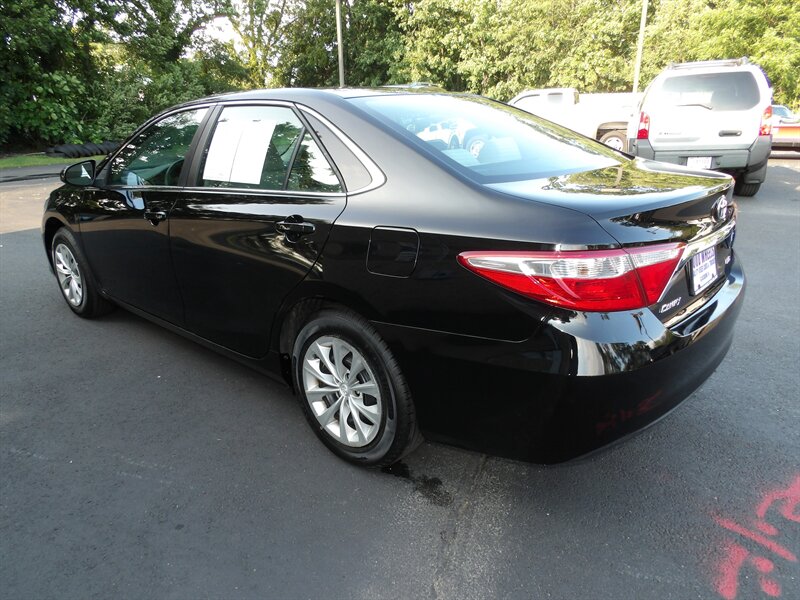 2017 Toyota Camry LE - Photo 7 - Glassboro, NJ 08028