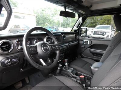 2022 Jeep Gladiator Willys   - Photo 12 - Glassboro, NJ 08028